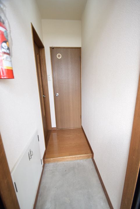 ハイツカトレアAの玄関