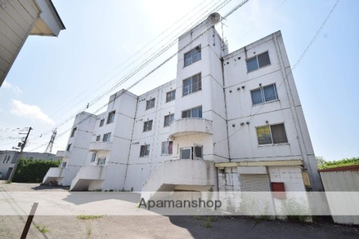 ホワイトコーポラスの外観