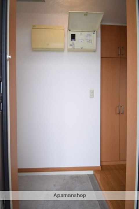 みどりハイツ−16の玄関