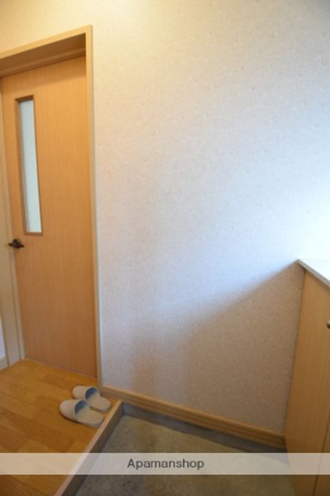 ハイエスト東7・7の玄関