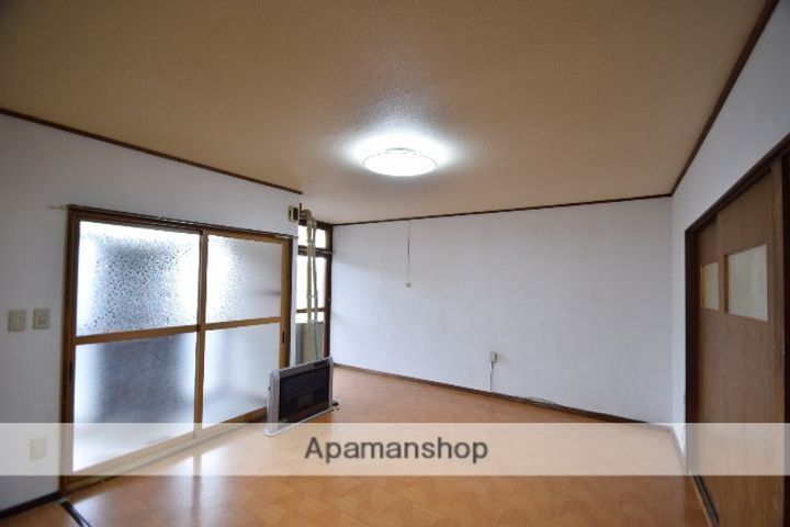 高穂マンションの居間