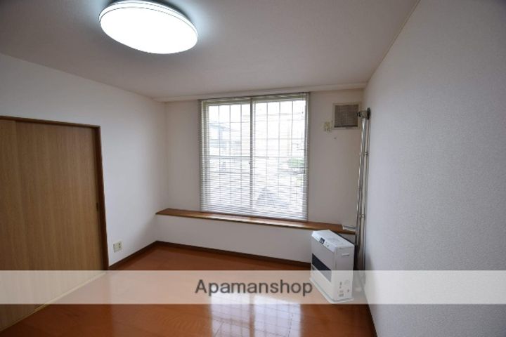 エクセレント85の居間