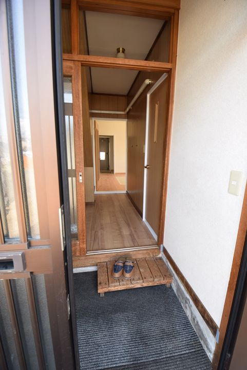 北海道旭川市春光台二条3丁目(一戸建)の賃貸物件戸建ての玄関