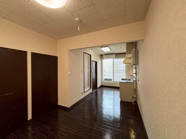 東堂ビル202の居間