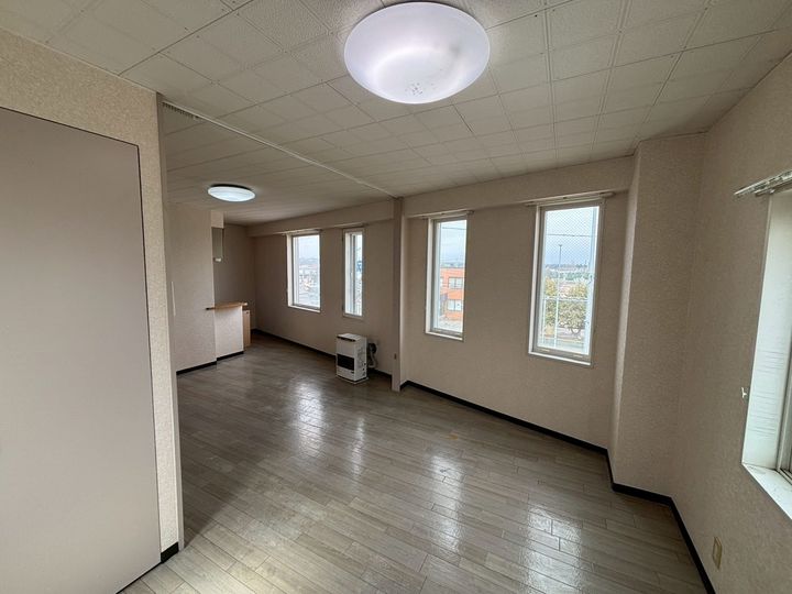 アレナOVEST305の内装