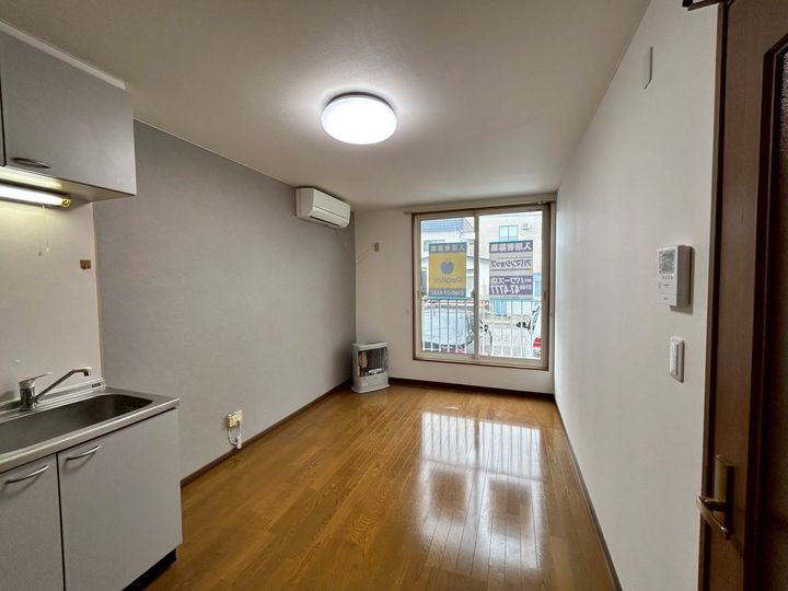 プレステージ102の居間