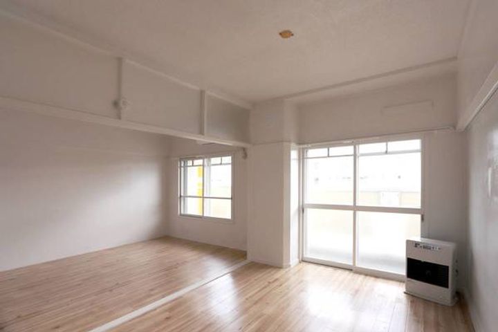 ビレッジハウス平和台2号棟0306の居間