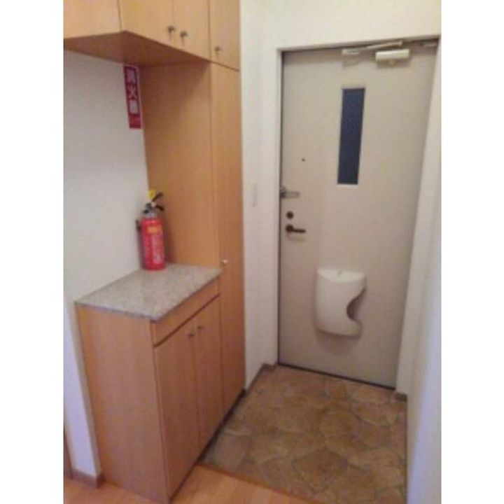 サンリットAの玄関