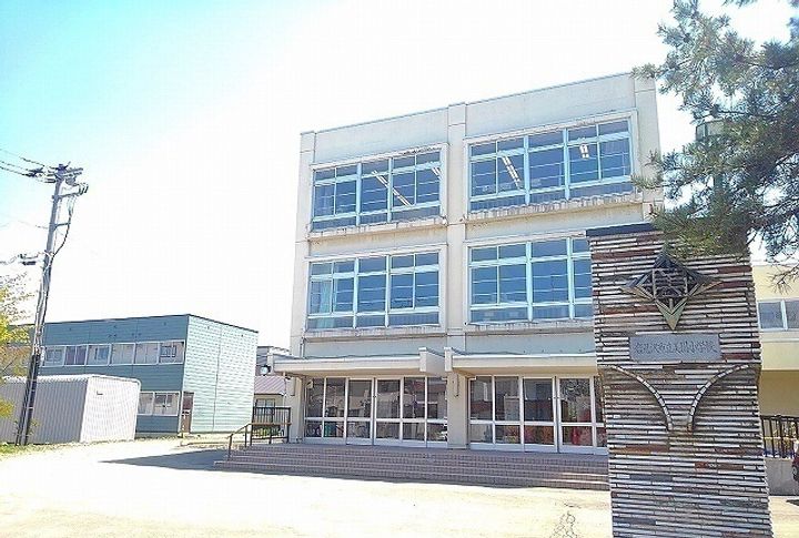 サンクリオージュ壱番館の周辺