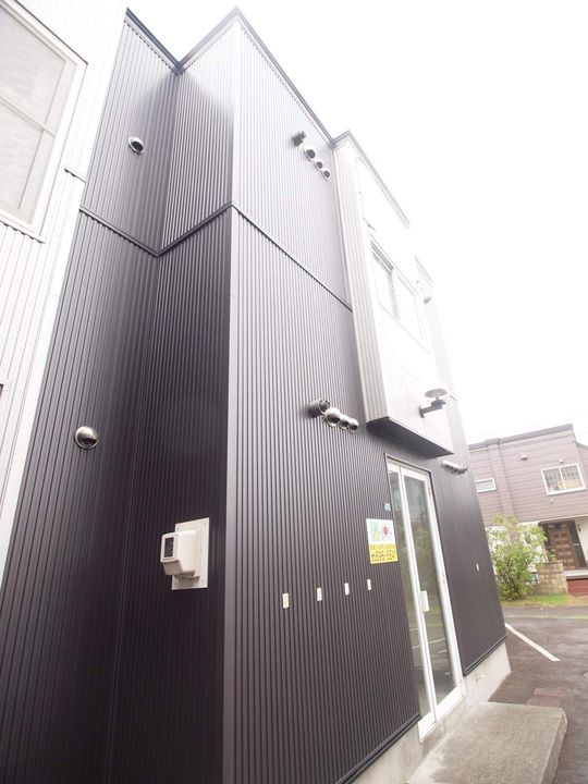 北海道札幌市厚別区大谷地西5丁目の賃貸アパートの外観