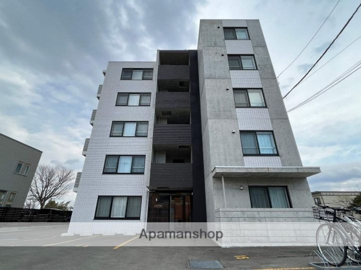 TONY TOWER KITAIROSHIMAの外観