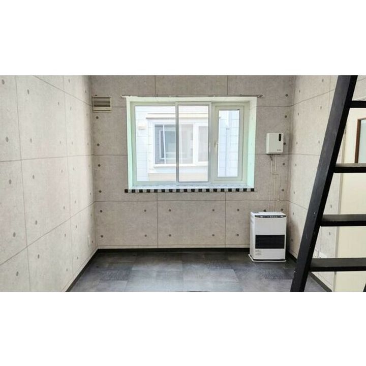 ソニア56B104の居間