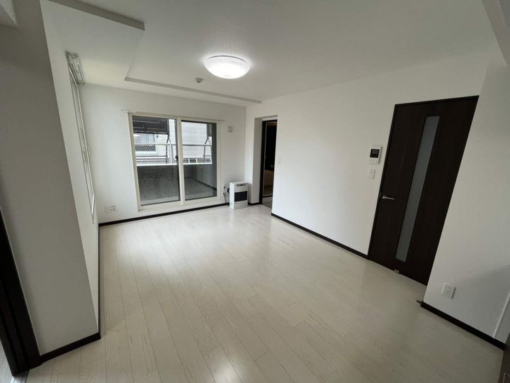 アクア パラシューターの居間