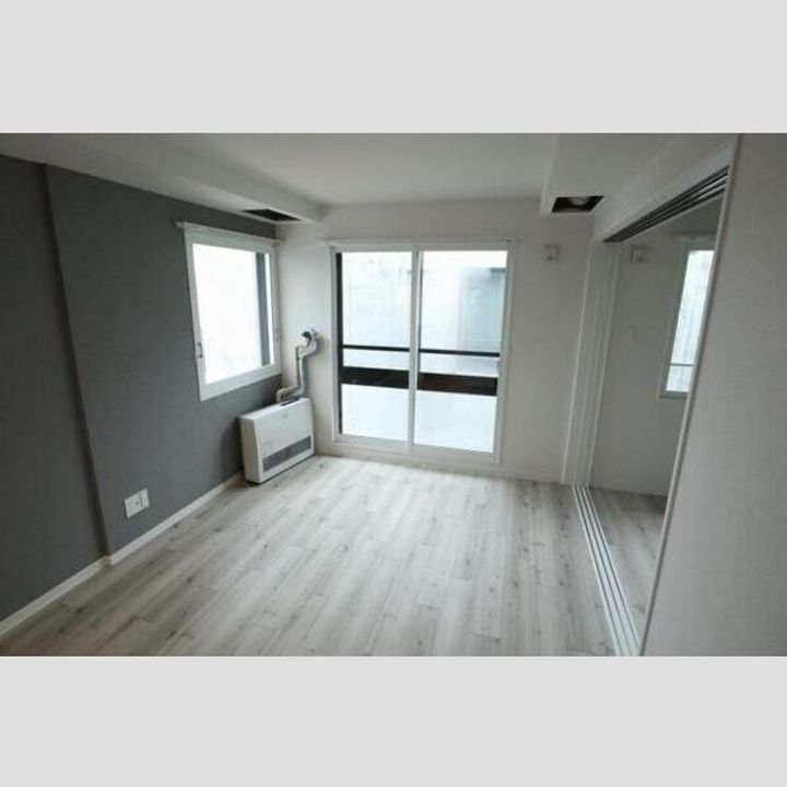 アトランティス朝日の居間