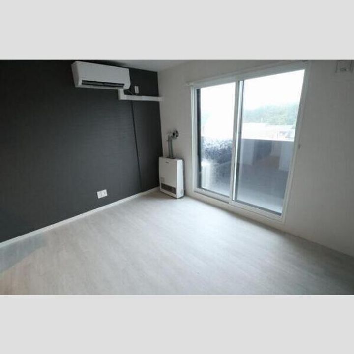 アトランティス朝日の居間