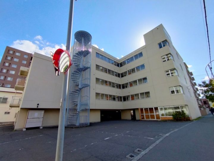 北海道札幌市西区山の手三条2丁目の賃貸マンションの外観