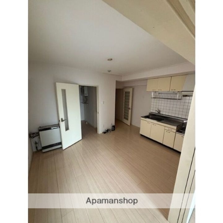 SHIBA BILD 2ND403の居間