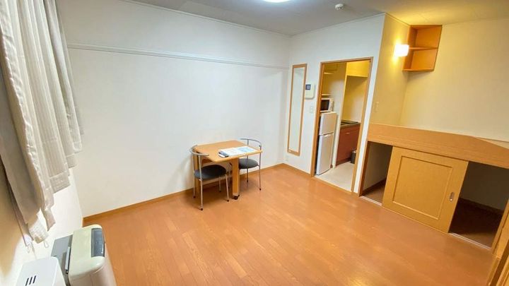 レオパレスロワジール西野Bの居間