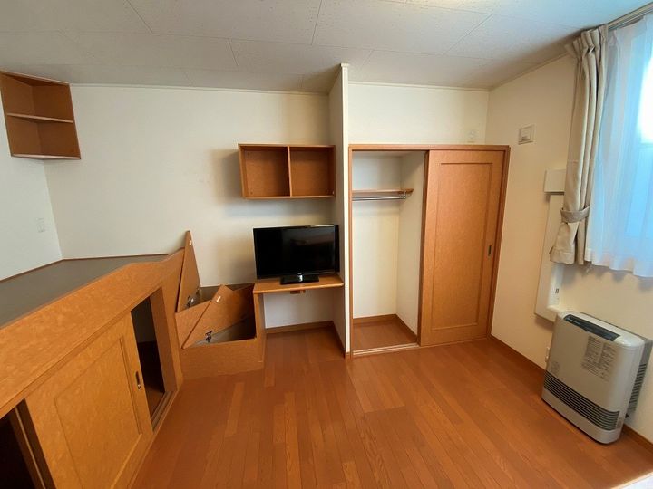 レオパレスルミエール104の居間