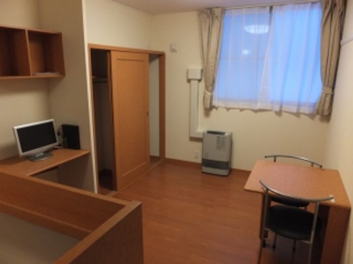 レオパレスコメットの居間