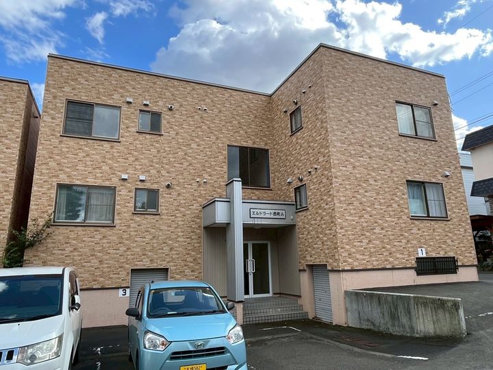 エルドラード西町A棟の外観
