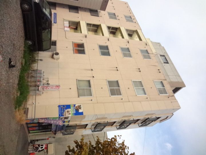 シュペールシャトー405の外観