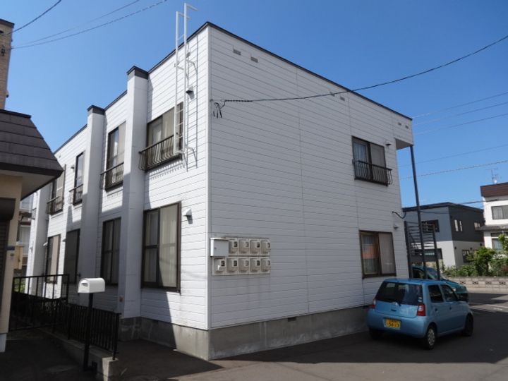 北海道札幌市西区発寒十一条4丁目の賃貸アパートの外観