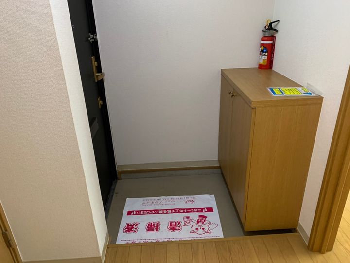 MS八軒103の玄関