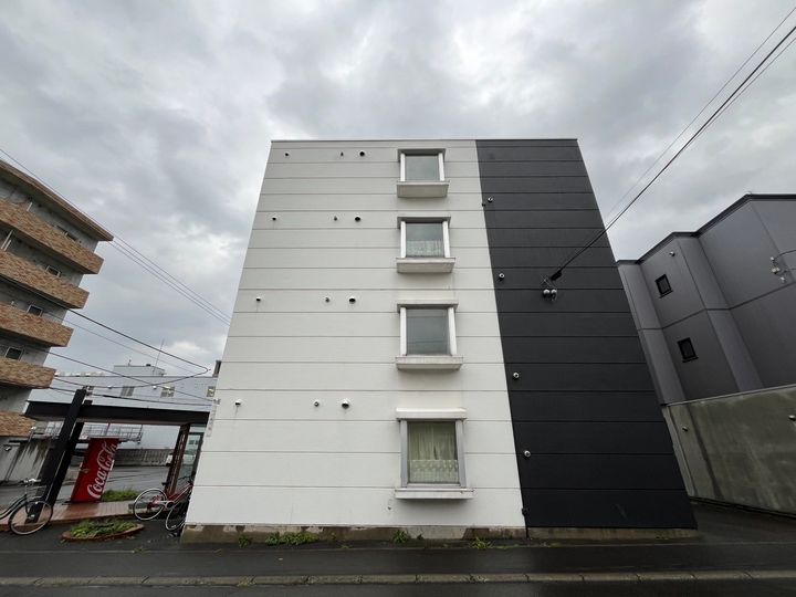 ラベラヴィータ西町306号室の外観