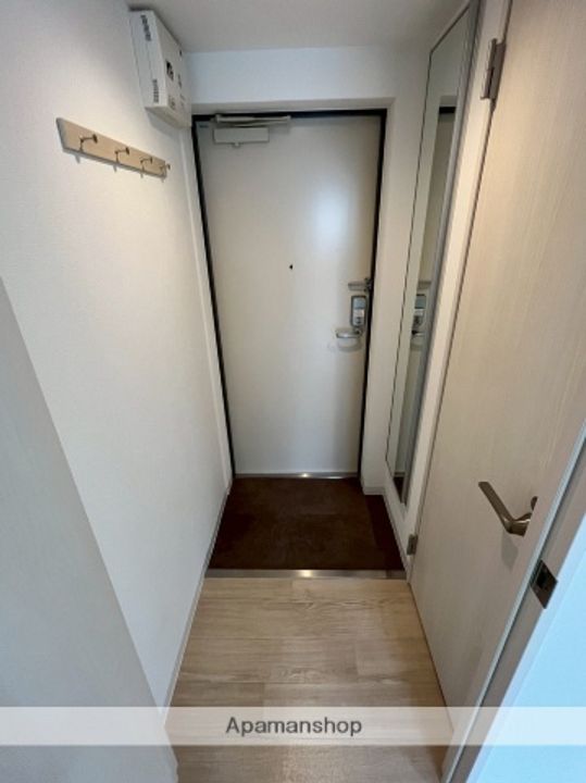 北海道札幌市西区西町北13丁目の賃貸マンションの玄関