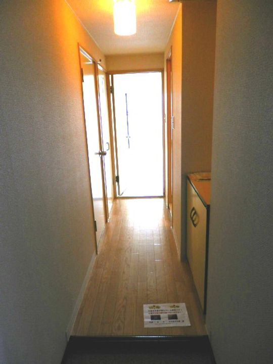 カーレスト白石703の玄関