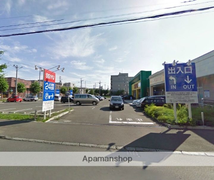 ノースパレス福住弐番館305の周辺