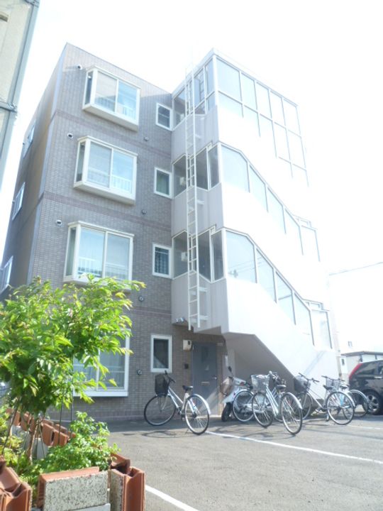 ワンペニー水車町401号室の外観