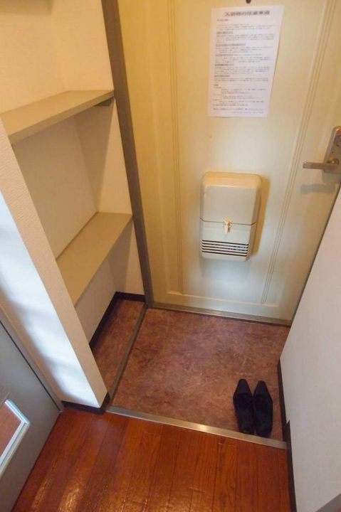 アーバンクリスタル00402の玄関