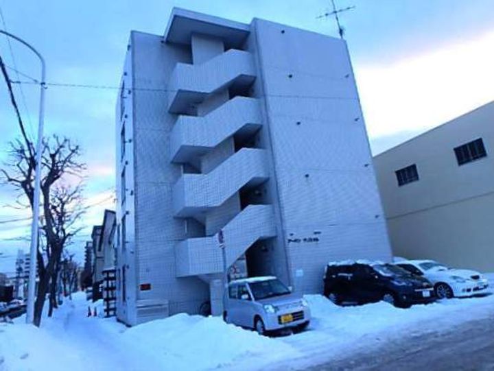 アーバンクリスタル00402の外観