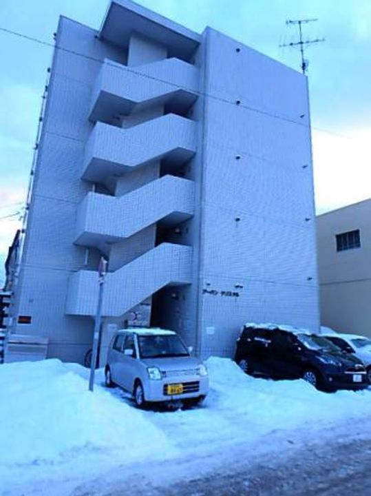 アーバンクリスタル00402の外観