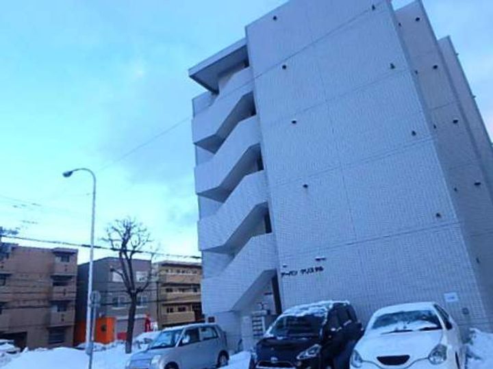 アーバンクリスタル00402の外観