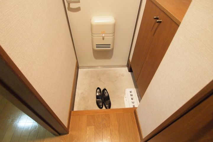 ハウスコスモスの玄関