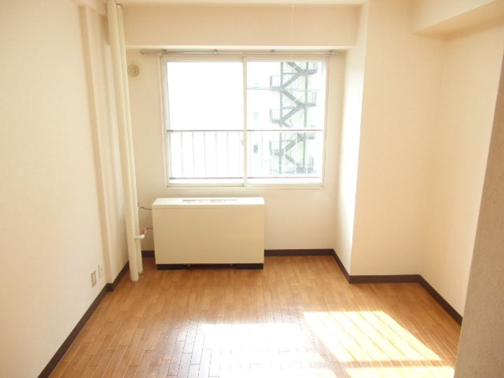 創成グランドハイツ401の居間