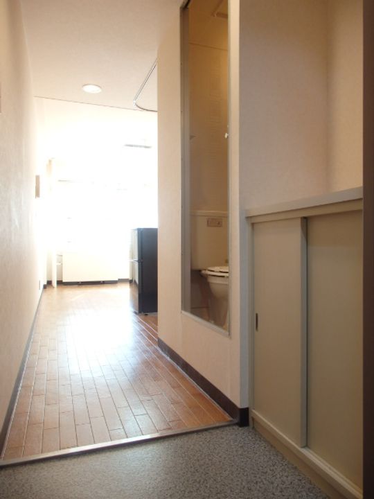 創成グランドハイツ401の玄関