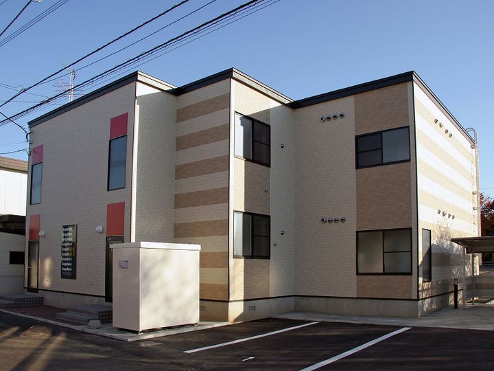レオパレスサニーハイツ澄川202の外観