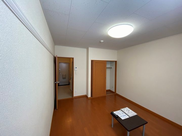 レオパレスバレーコリーヌ203の居間