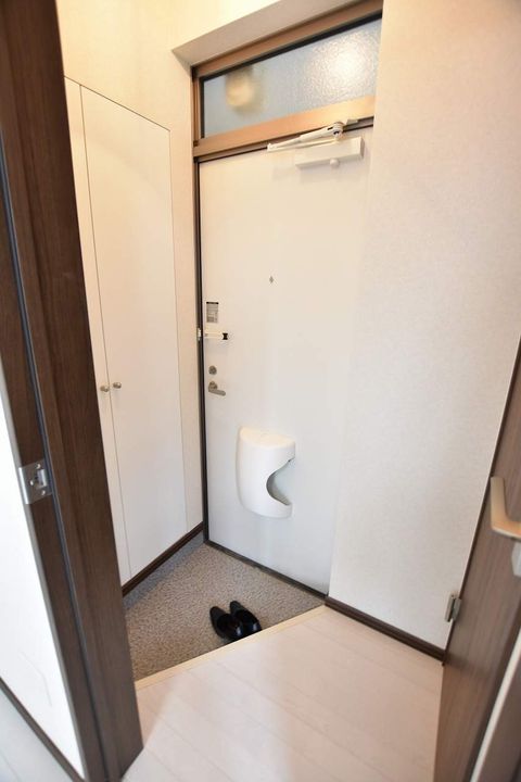 ラピスラズリ201の玄関