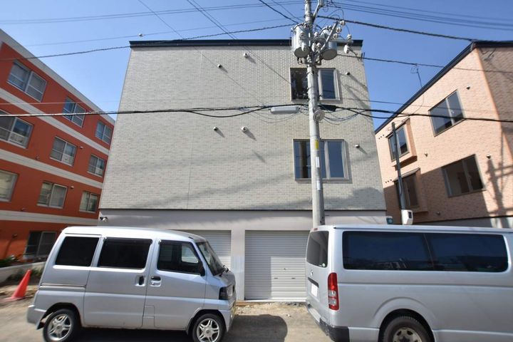 ラピスラズリ201の外観