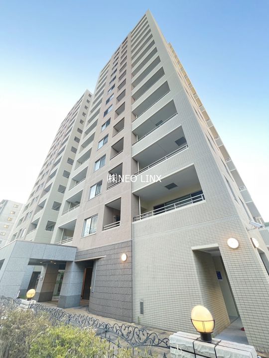 クレステージS6W12タワーの外観