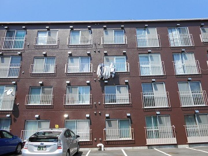 澄川3条ロイヤルハイツ405の外観