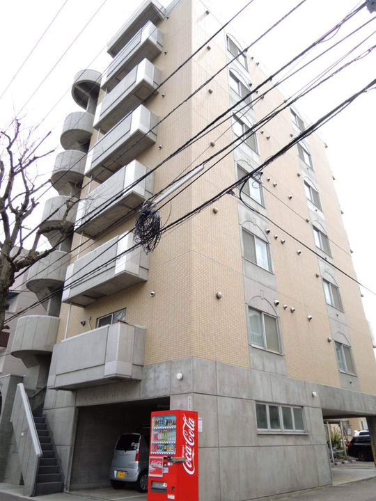 ヒルズ山鼻177の外観