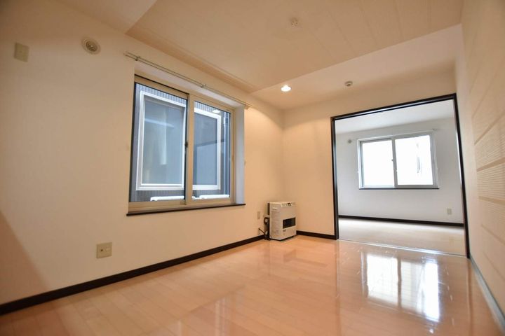 フォルム八軒の居間