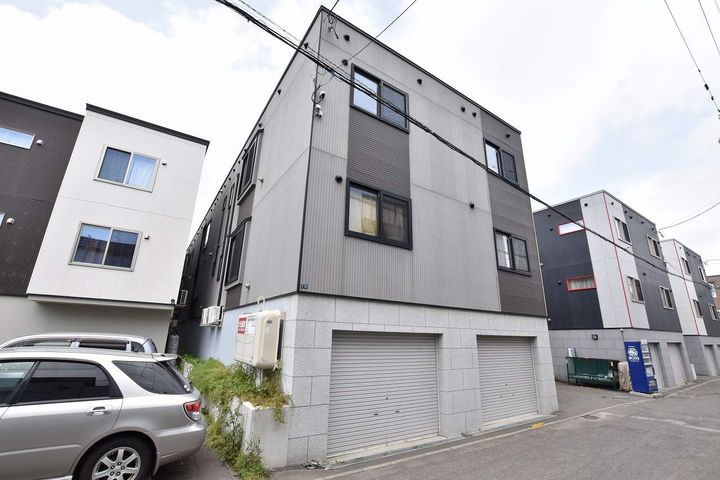 フォルム八軒の外観