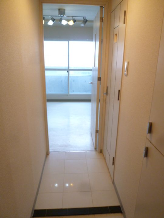 ルーエ琴似0401の玄関